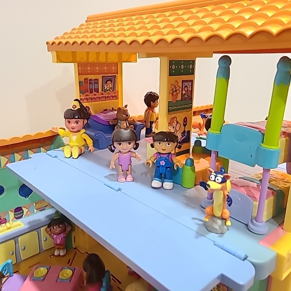 2003 Dora the Explorer Playhouse. Music & Sound Work - Picture 3 of 16